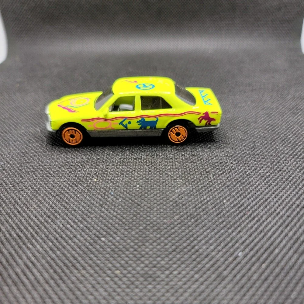 VTG Hot Wheels 1981 Revealers Mercedes Benz 380SEL Neon Yellow Car